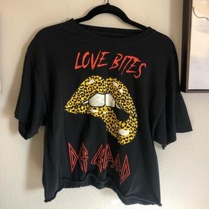 Def Leppard Cropped Distressed Band Tee